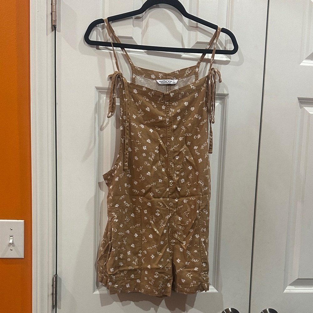 NWOT Vanilla Star Tan Floral Top size M - Picture 4 of 7